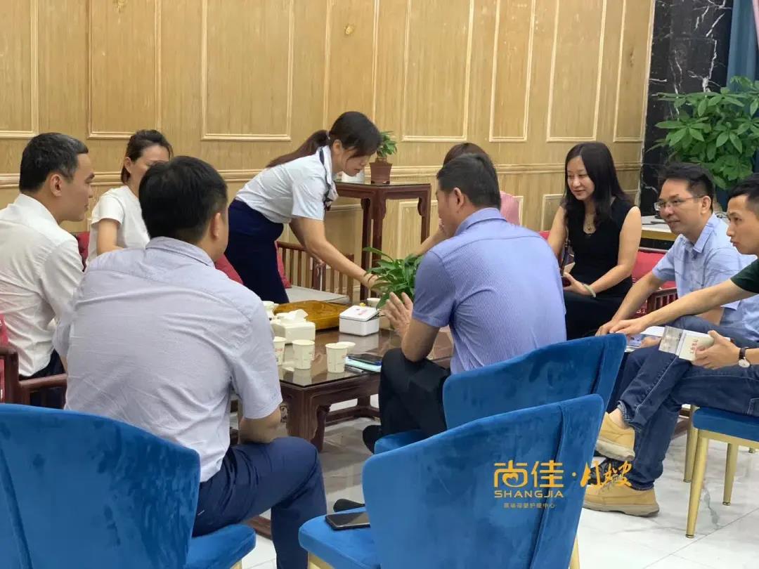 尚佳專業(yè)月嫂丨市、區(qū)領導關心尚佳發(fā)展，勉勵為“南粵家政”做出積極貢獻